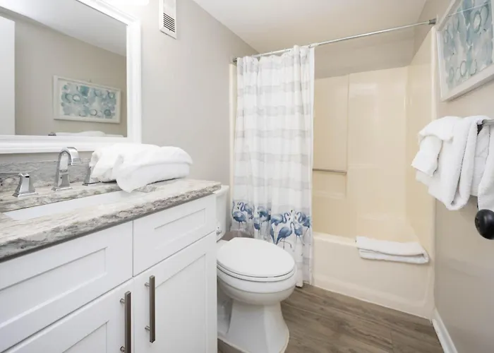 Island Winds East 610 Apartment